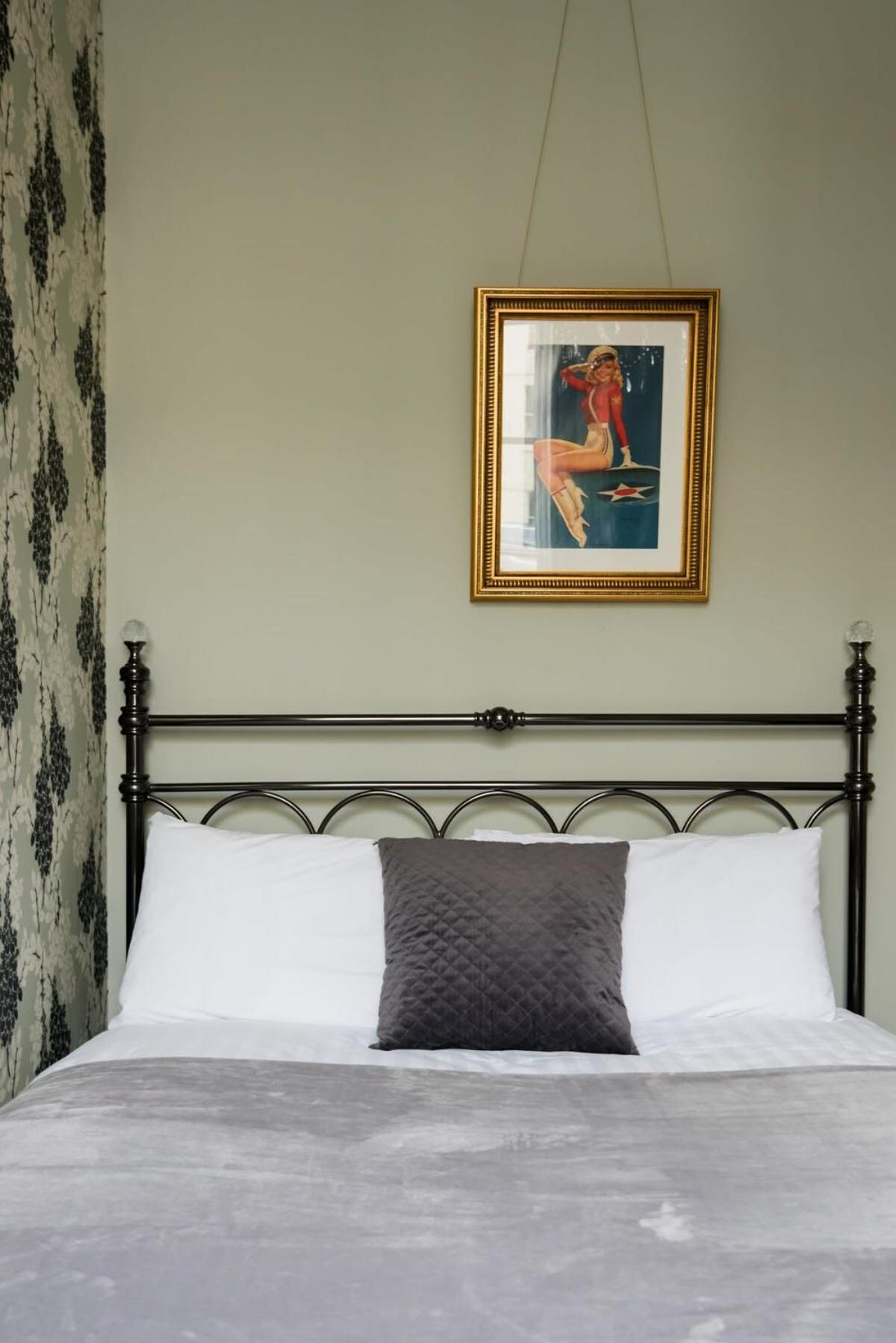 Host & - Brunswick Rest